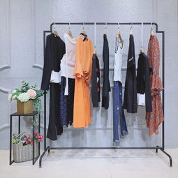 隆重登场 时尚大气经典时装风格 - 19新款品牌女装折扣衣世界批发走份